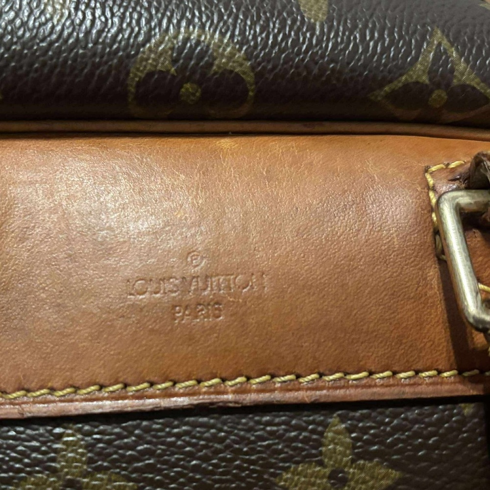 Louis Vuitton Deauville Monogram Travel Bag - Picture 3 of 7